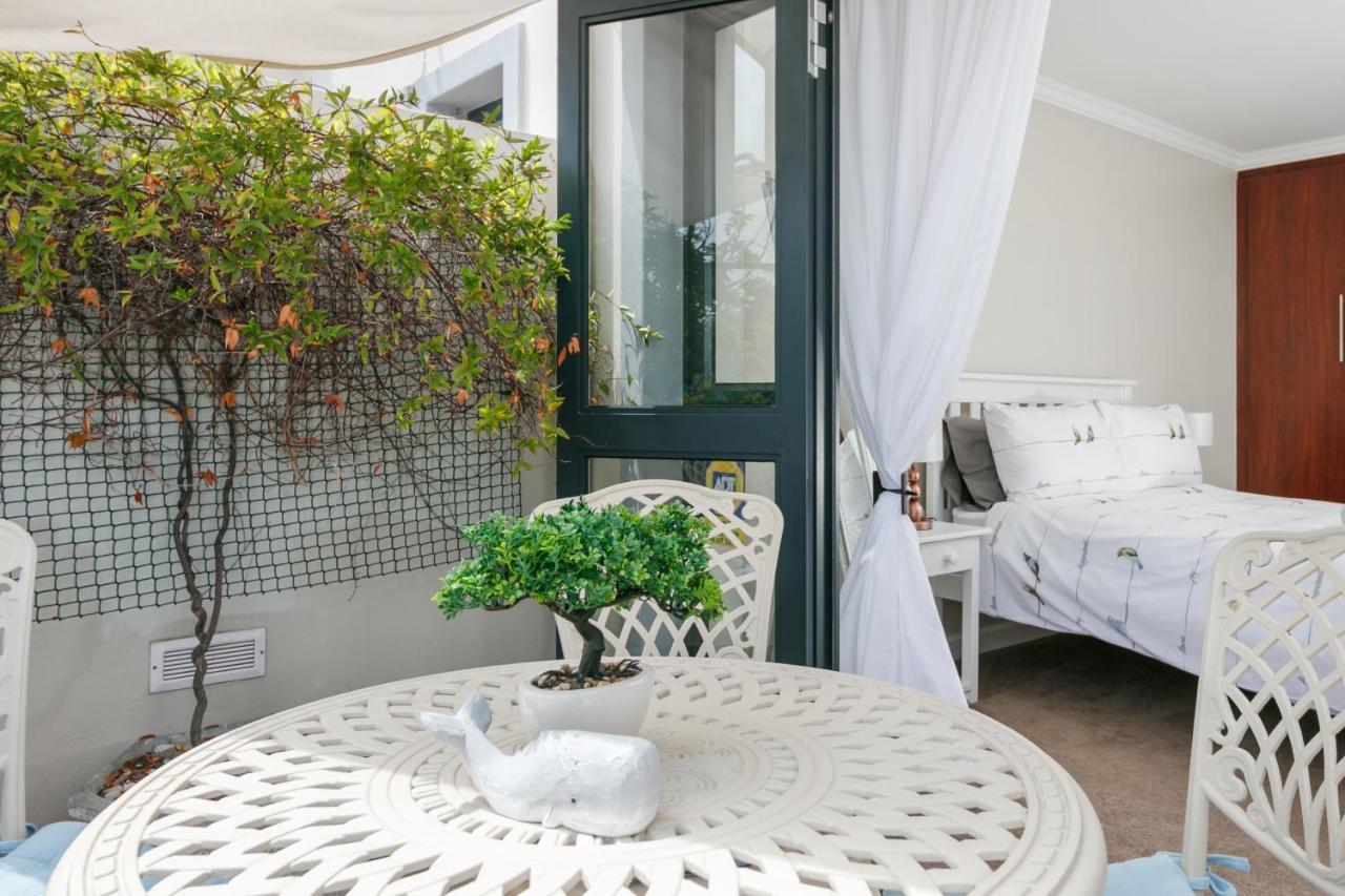 Blue Moon Apartments Knysna Extérieur photo