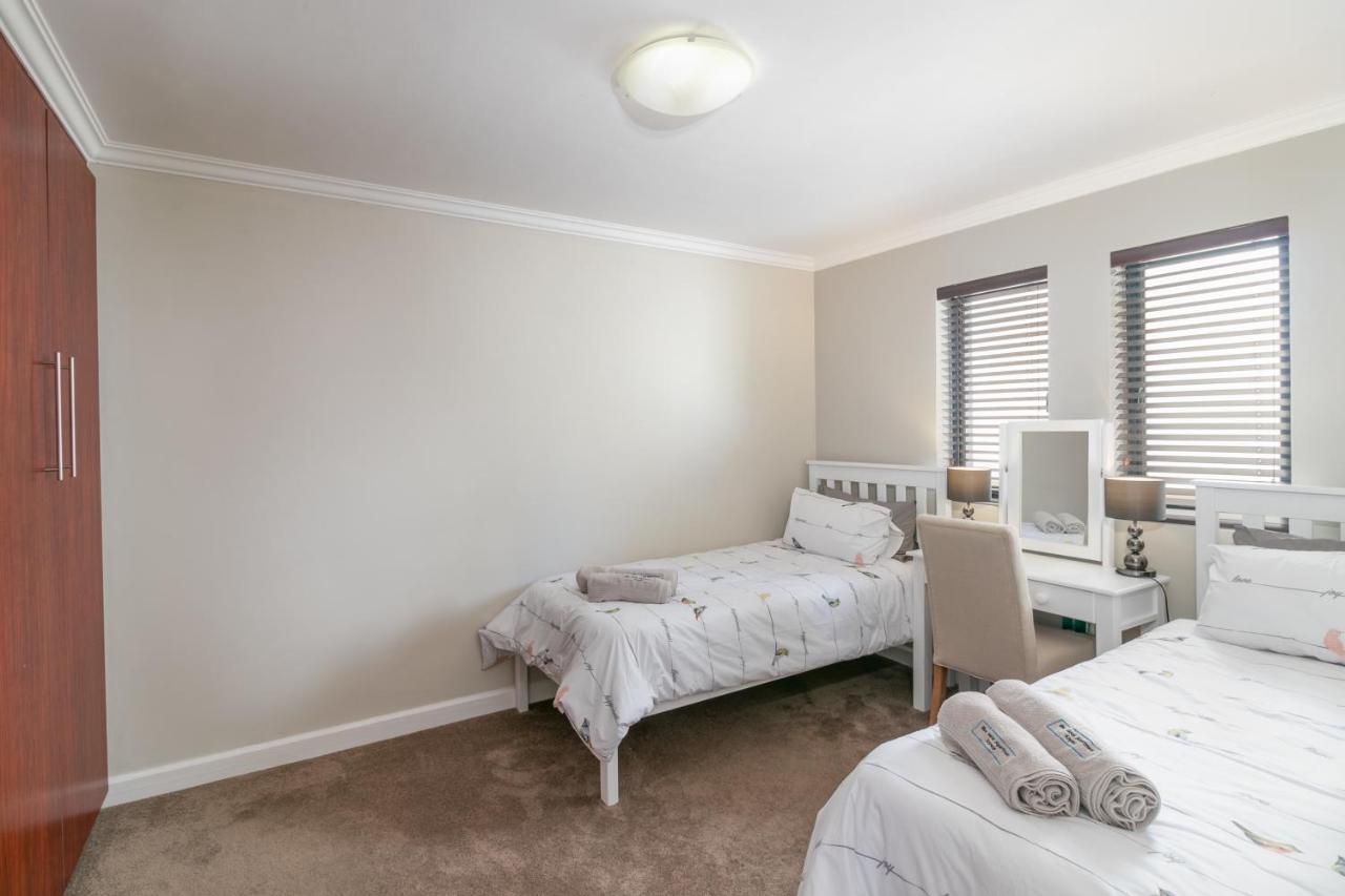 Blue Moon Apartments Knysna Extérieur photo